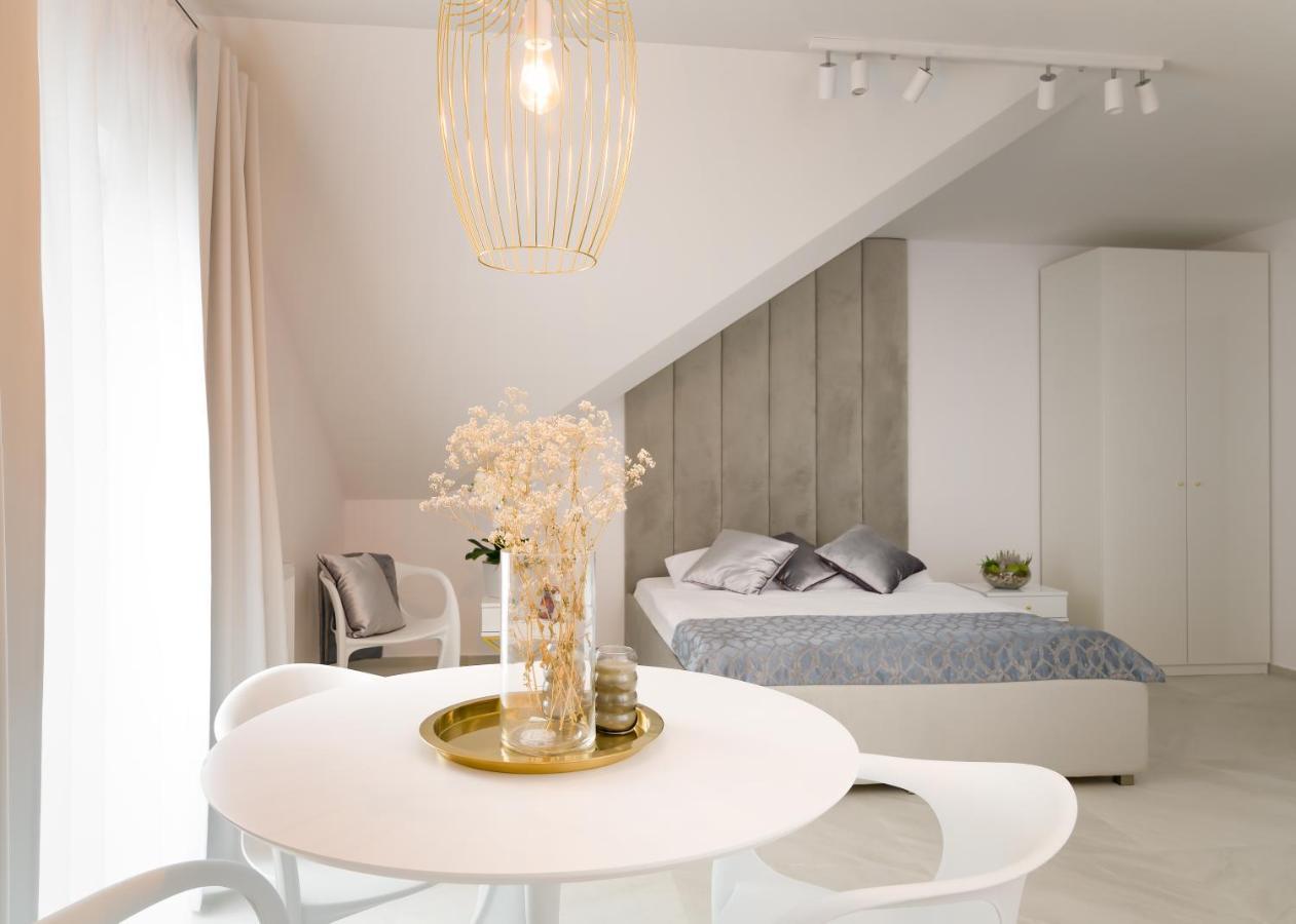 Lambert Apartment